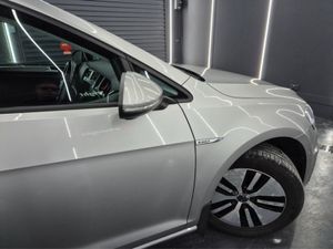 Volkswagen Golf 115bhp 5DR Auto E-golf - Image 2