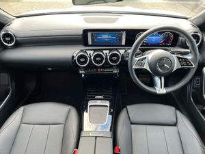 Mercedes-Benz CLA 200 Sport Executive Mhev - Image 4