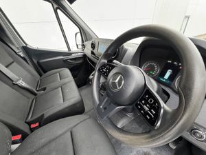Mercedes-Benz Sprinter 2021 MWB high roof - Image 4