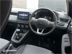 Renault Clio Hatchback Evolution - Image 3