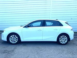 Opel Astra SC 1.2 Turbo 110PS Petrol 6 Speed - Image 4