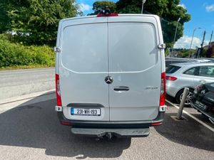 Mercedes-Benz Sprinter 317 Low Roof Automatic - Image 3