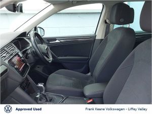 Volkswagen Tiguan Elegance Auto 1.5tsi 150BHP  no - Image 4