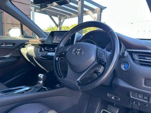 Top Spec - Leather interior - Self Charge Hybrid - Image 4