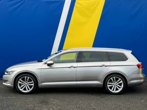 Volkswagen Passat HIGHLINE 1.4 TSI AUTO // LEATHER - Image 3