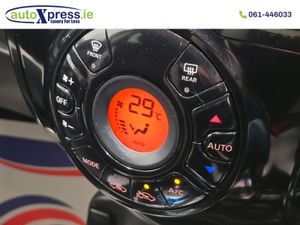 Nissan NOTE E-power Automatic - Image 4