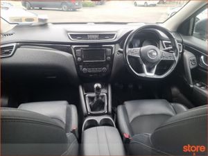 Nissan QASHQAI SV Premium Tiny Mileage - Image 4