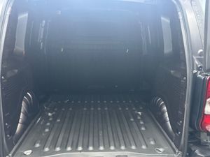 Toyota Proace 1.5 GX SWB 650KG 3 PR D 3DR - Image 3