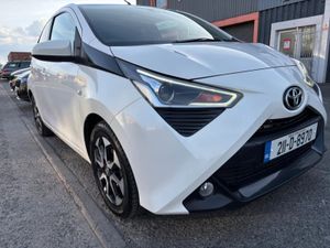2021 Toyota Aygo 1.0 VVT-i  x play Smartphone - Image 2