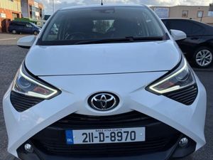 2021 Toyota Aygo 1.0 VVT-i  x play Smartphone - Image 3