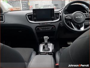 Toyota Corolla 1.8 Hybrid Luna Saloon - Image 3