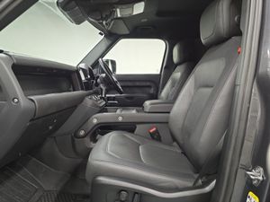 Land Rover Defender 110 Diesel X-Dynamic HSE - Image 4