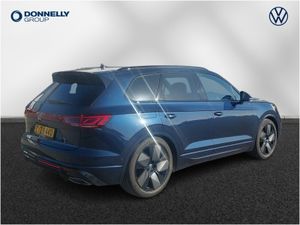 Volkswagen Touareg Diesel Estate Black Edition - Image 4