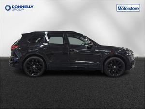 Volkswagen Touareg Diesel Estate Black Edition - Image 4