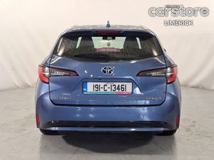 Toyota Corolla 1.8 Hybrid Aura Hatchback - Image 4