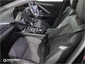 Vauxhall Astra Hatchback Ultimate - Image 4
