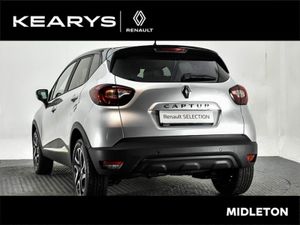 Renault Captur 0.9 TCe 90 Iconic. Very Low Kms - Image 2