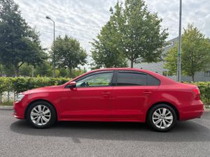 Volkswagen Jetta 2.0 MANUAL - Image 2