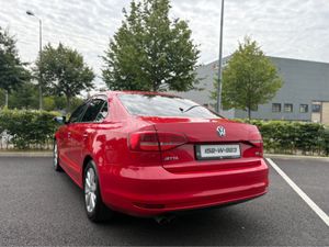 Volkswagen Jetta 2.0 MANUAL - Image 3