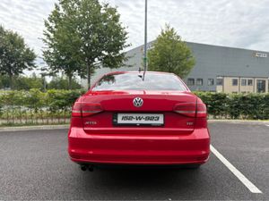 Volkswagen Jetta 2.0 MANUAL - Image 4
