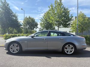 Jaguar XJ 3.0 D LUXURY V6 AUTO - Image 2