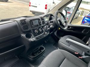 Opel Movano BOX Body - Image 3