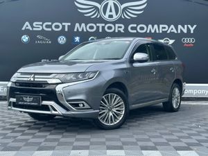 Mitsubishi Outlander 4x4 Auto - Image 3