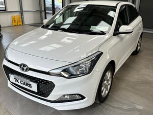 17 HYUNDAI i20 LOW MILEAGE - Image 4
