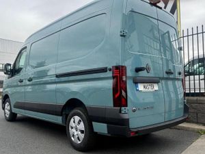 Renault Master MWB Mm33 130 Start L2h2 - Image 2