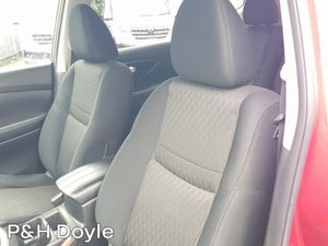 Nissan X-Trail SV - 5 Seats - Image 4