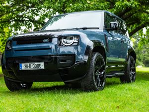 LAND ROVER DEFENDER 3.0D 90 FULL Black Pack - Image 3