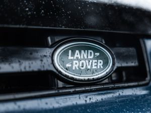 LAND ROVER DEFENDER 3.0D 90 FULL Black Pack - Image 4