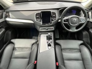 Volvo XC90 T8 Plus Dark AWD - Image 2