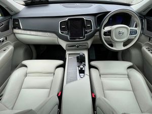 Volvo XC90 Blond Leather T8 AWD Dark Plus - Image 2