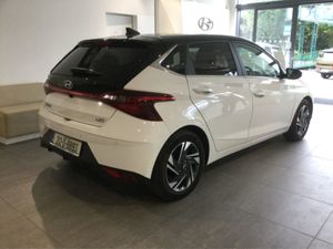 Hyundai i20 Deluxe 2 Tone Only 13000 km - Image 2
