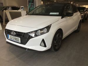 Hyundai i20 Deluxe 2 Tone Only 13000 km - Image 3