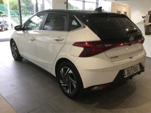 Hyundai i20 Deluxe 2 Tone Only 13000 km - Image 4