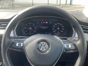 Volkswagen Passat Highline 2.0tdi D6F 150HP 4DR - Image 4