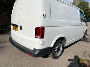 Volkswagen Transporter 2021 - Image 3