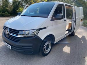 Volkswagen Transporter 2021 - Image 2