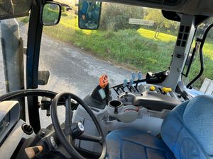 2009 New Holland T6070 - Image 4