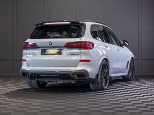 2025 BMW X5 X-Drive 50e M-Sport - Image 3