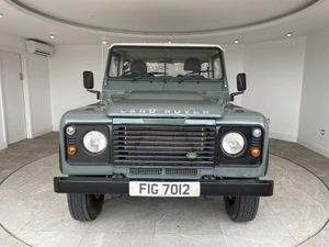 Land Rover Defender 90 SWB Pickup TDCI - Image 2