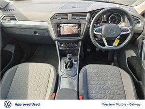 Volkswagen Tiguan 2.0 TDI 122HP  life  Rear Camer - Image 2