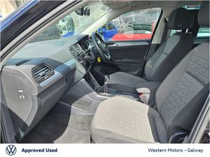Volkswagen Tiguan 2.0 TDI 122HP  life  Rear Camer - Image 4