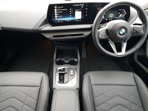 BMW 1 Series 120 Sport - Image 4