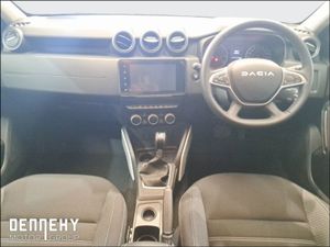 Dacia Duster Journey Auto 1.3 TCe 150  104 P/wk - Image 3