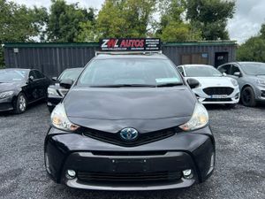 19 Toyota Prius Alpha Hybrid - Image 2