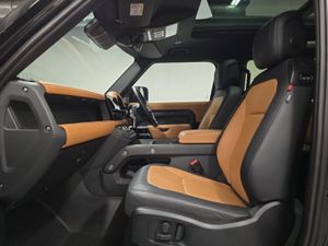 Land Rover Defender Diesel Estate X-Dynamic HSE - Image 4