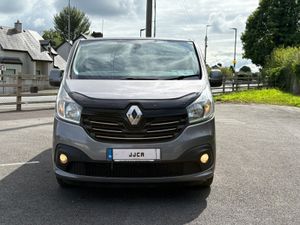 ABSOLUTELY STUNNING CREW CAB TRAFIC - Image 2